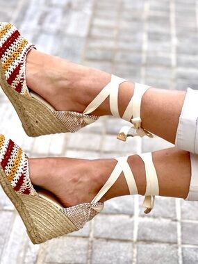 Anthropologie Castaner Carina Wedge Sz 7.5 Espadrilles Multicolor Crochet Front